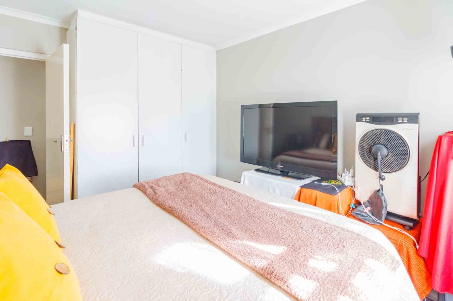 To Let 1 Bedroom Property for Rent in Table View Western Cape